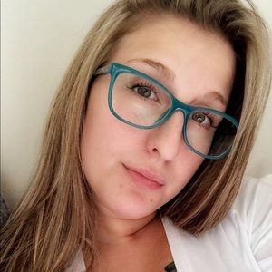 Meet your Posher, Cecilia